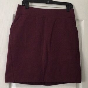 Duluth Trading Co Burgundy Mini Pencil Skort Casual